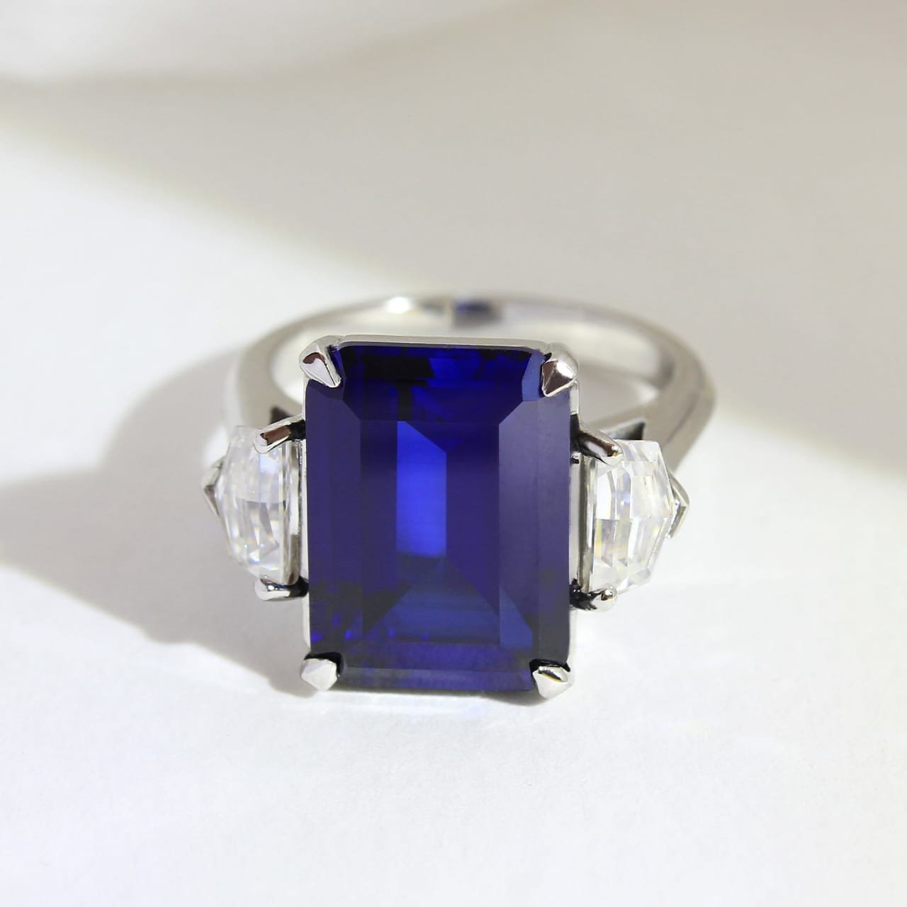 Sapphire Engagement Ring UK: An Everlasting Gift For Your Special Event