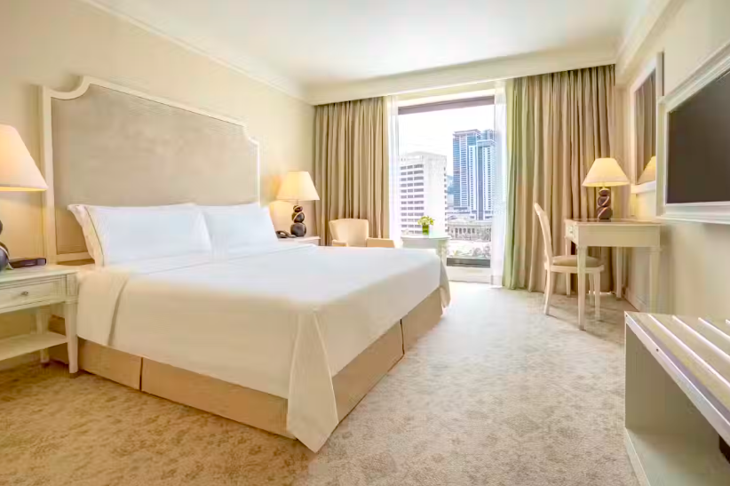 Experience Comfort And Convenience In The Heart Of The City