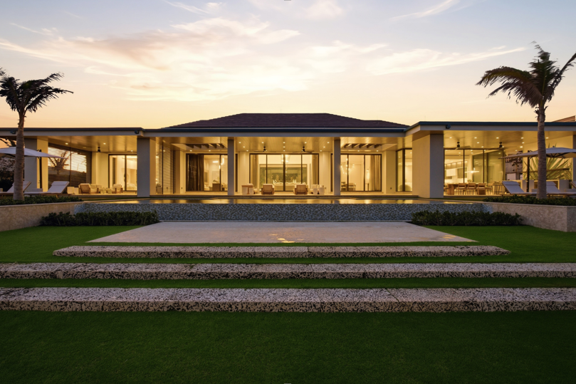 Semantic HDR: The Shift from "Global" to "Object-Aware" Blending